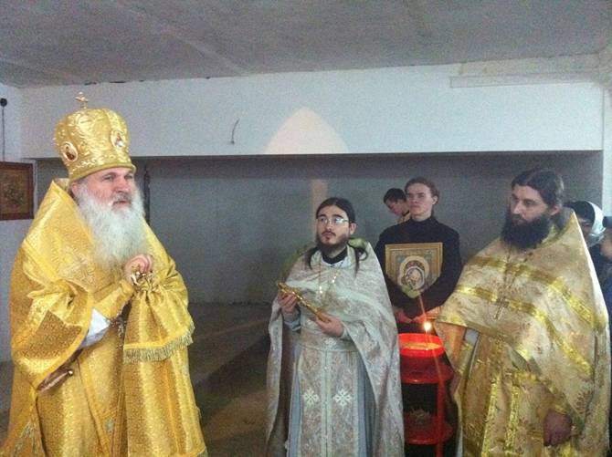 Митрополит Викентий отслужил Литургию в Ургенче