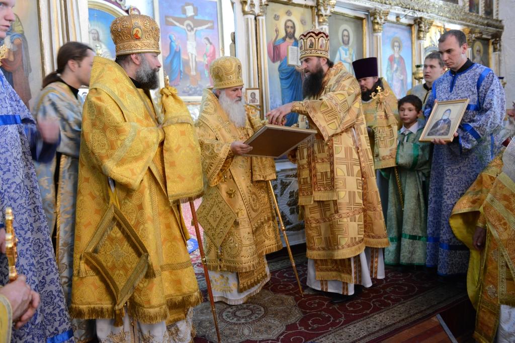 У святого Ираклия и Тихвинской иконы Божией Матери