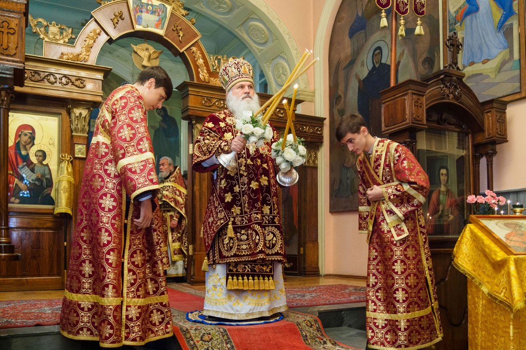 Праздничное Богослужение в честь святого великомученика Димитрия Солунского