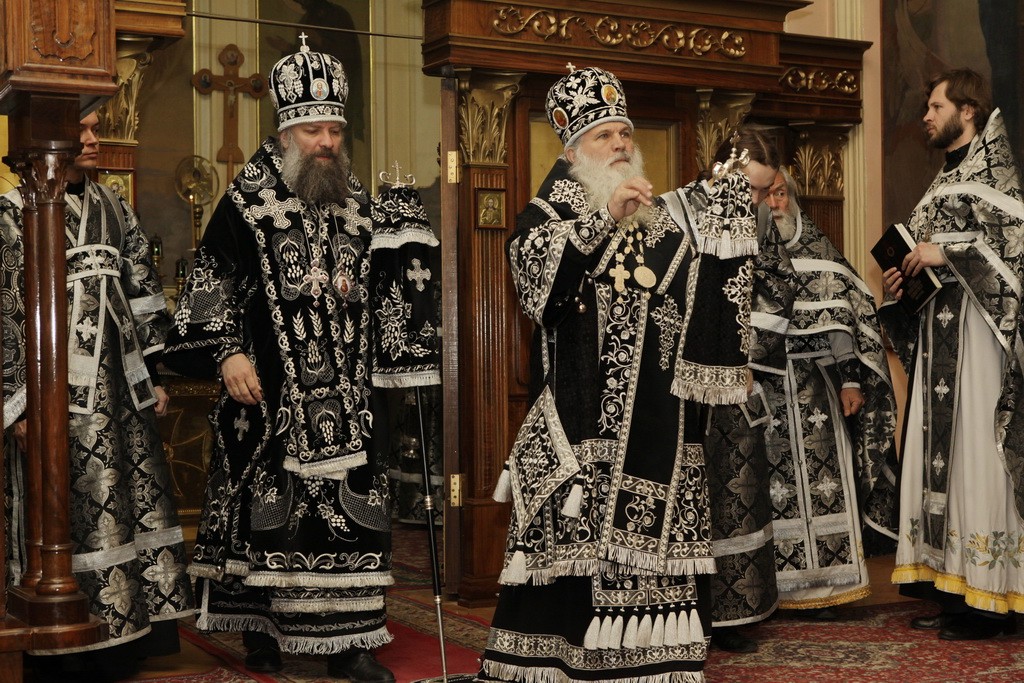 Митрополит Викентий: «Взирая на Крест Христов, мы, тем самым, облегчаем свой крест…»
