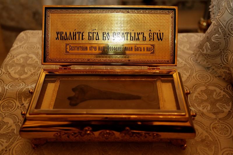 В собор доставлен ковчег с частицей мощей Святителя Феофана, Затворника Вышенского