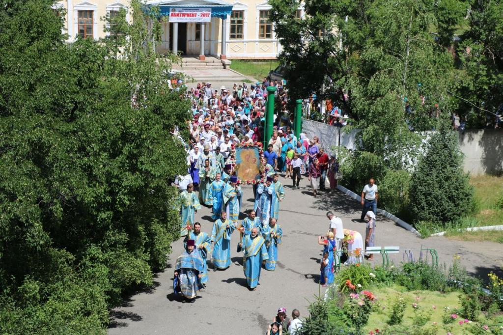В Свято-Троицком храме города Каракол торжественно отметили 120-летний юбилей пребывания Тихвинской иконы Божией Матери в Кыргызстане