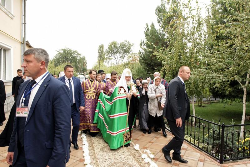 Предстоятель Русской Православной Церкви посетил Свято-Троицкий Никольский женский монастырь