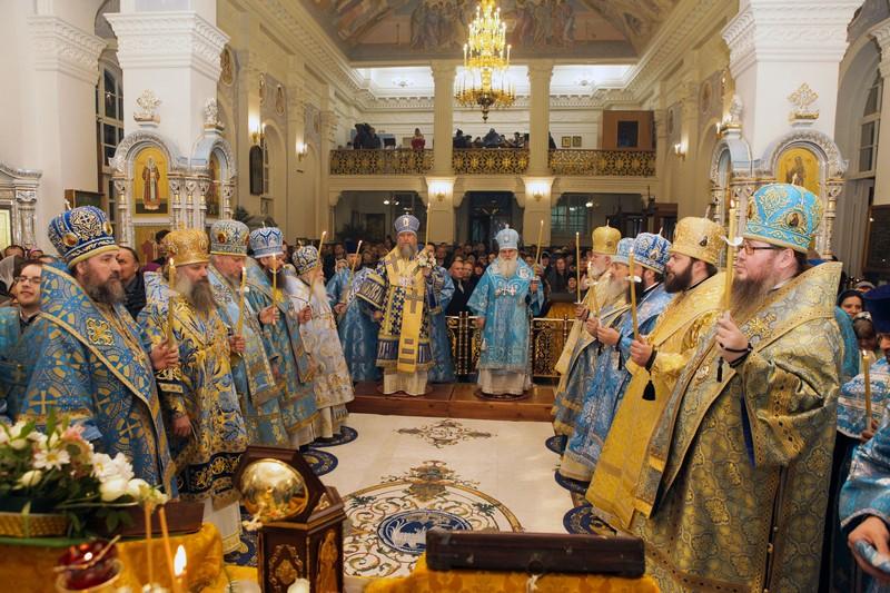 Архиереи епархий Казахстанского и Среднеазиатского митрополичьего округа совершили Всенощное бдение в Ташкенте