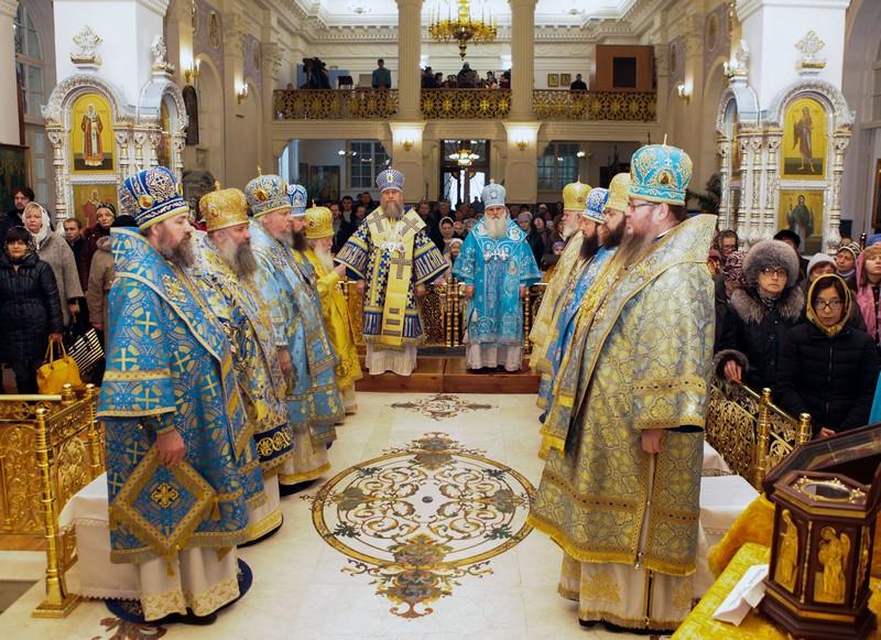 Архипастыри Казахстанского и Среднеазиатского митрополичьих округов молитвенно отметили 145-летие Туркестанской епархии