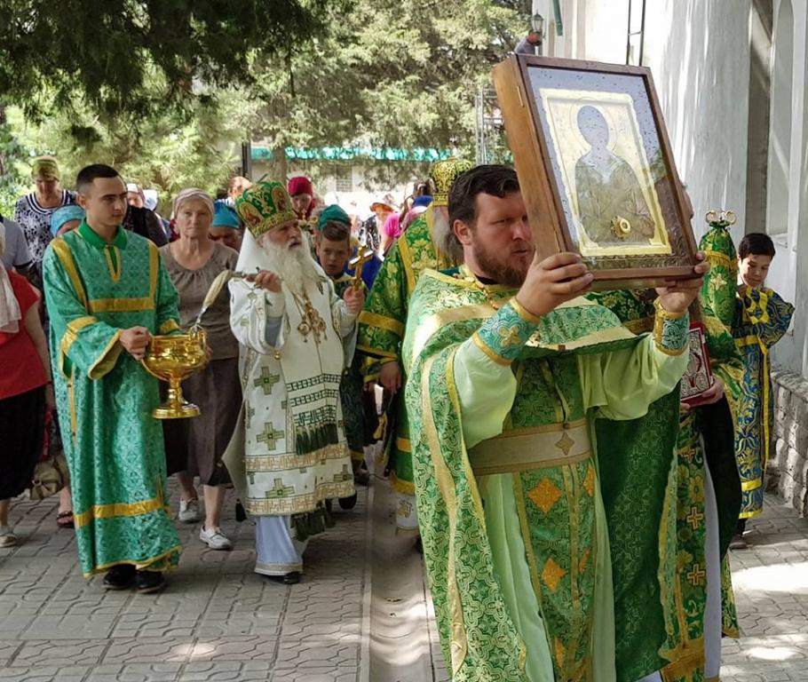 Митрополит Среднеазиатский Викентий и епископ Душанбинский Питирим Божественной Литургией почтили память праведного Иоанна Русского