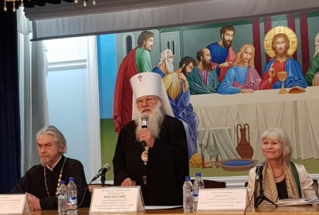 Епархию посетили знаменитые писатели
