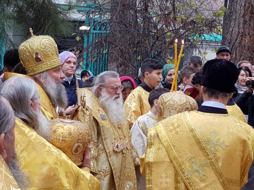 Митрополит Викентий возглавил торжества по случаю 75-летия Свято-Никольского собора в Душанбе