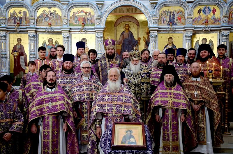 Митрополит Викентий и епископ Даниил совершили в Ташкенте Литургию Преждеосвященных даров