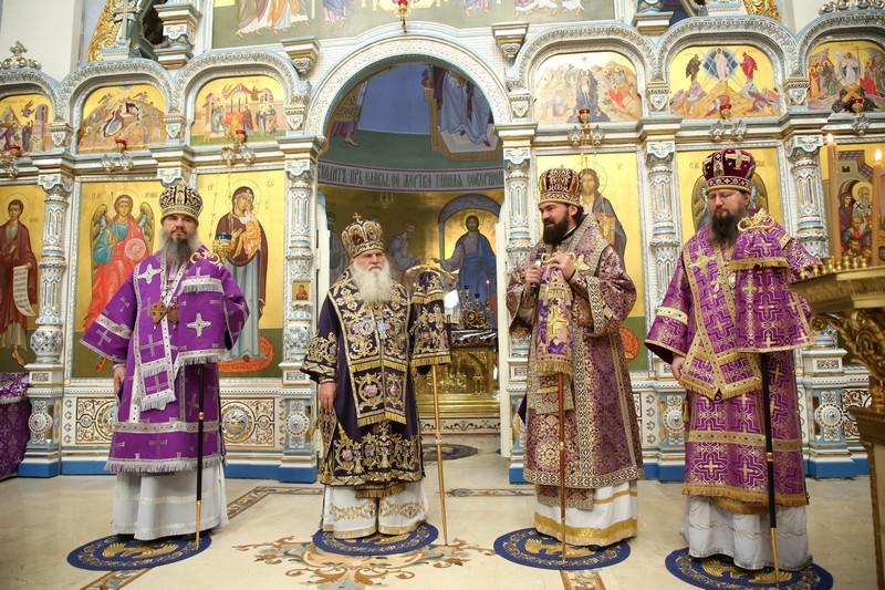Архипастыри Среднеазиатского митрополичьего округа почтили память святителя Луки Крымского в Ташкенте