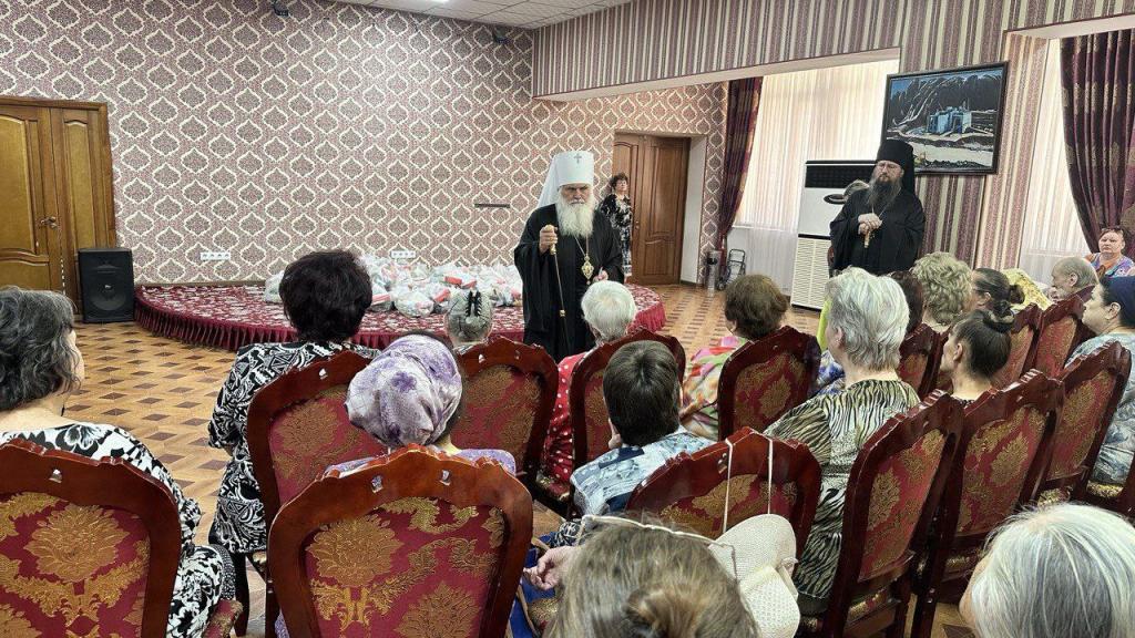Митрополит Ташкентский и Узбекистанский Викентий совершил Божественную литургию в храме-часовне святого благоверного князя Александра Невского